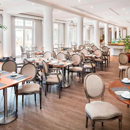 Отель D'el Rey Marriott Golf &