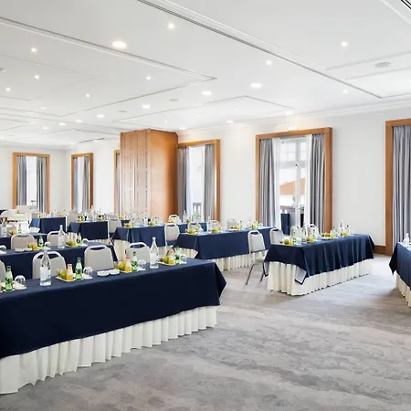 Hotel D'el Rey Marriott Golf &